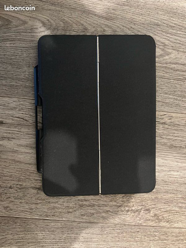 کیف و کیبورد AZERTY با نور پس زمینه برای آیپد پرو ۱۱